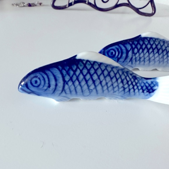 Pair of Oki Japanese Ceramic Fish Chopstick Rests – S1923 - Picture 3 of 7